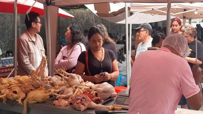 🐔 ¡Más pollo a precios bajos! ❤️ Gracias a la gestión de nuestro alcalde Jesús Gálvez Olivares, una nueva 🚛 Ruta del Pollo llegó a La Chacrita de mi Pueblo, beneficiando a más de 300 familias. 🙌
💪 Continuaremos realizando actividades para ayudar a la economía familiar de todos los jesusmarianos.
