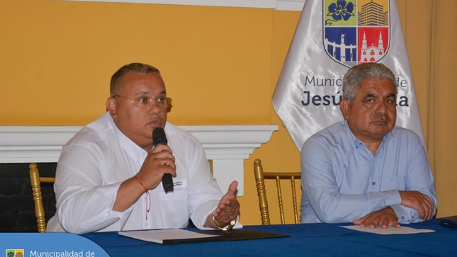 🤝 ¡Trabajando juntos lograremos el desarrollo del distrito!
Nuestro alcalde Jesús Gálvez Olivares, mantiene reuniones periódicas con los representantes de las Juntas Vecinales Comunales, con el objetivo de intercambiar ideas y opiniones que beneficien a todas las zonas de Jesús María.

