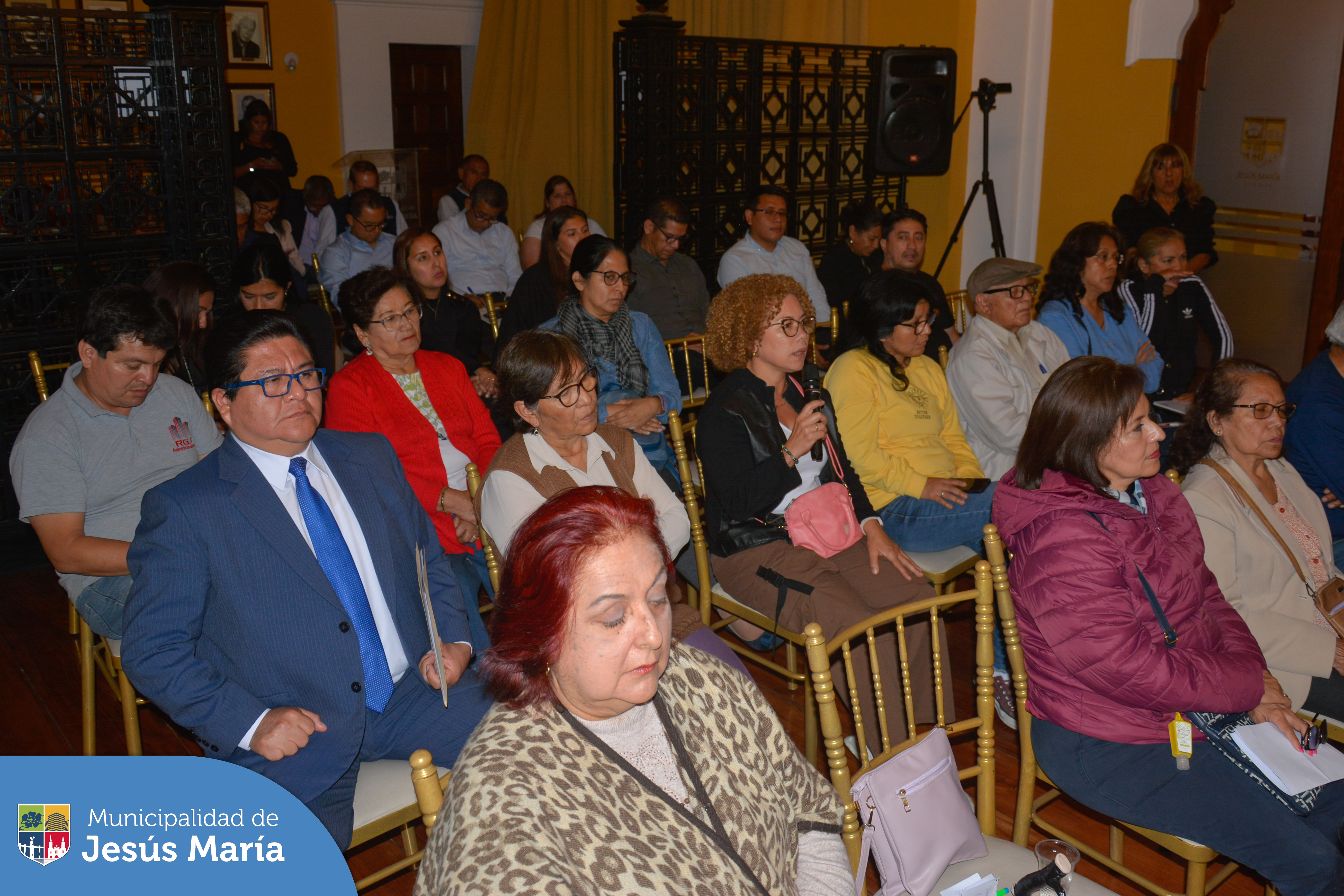 🤝 ¡Trabajando juntos lograremos el desarrollo del distrito!
Nuestro alcalde Jesús Gálvez Olivares, mantiene reuniones periódicas con los representantes de las Juntas Vecinales Comunales, con el objetivo de intercambiar ideas y opiniones que beneficien a todas las zonas de Jesús María.