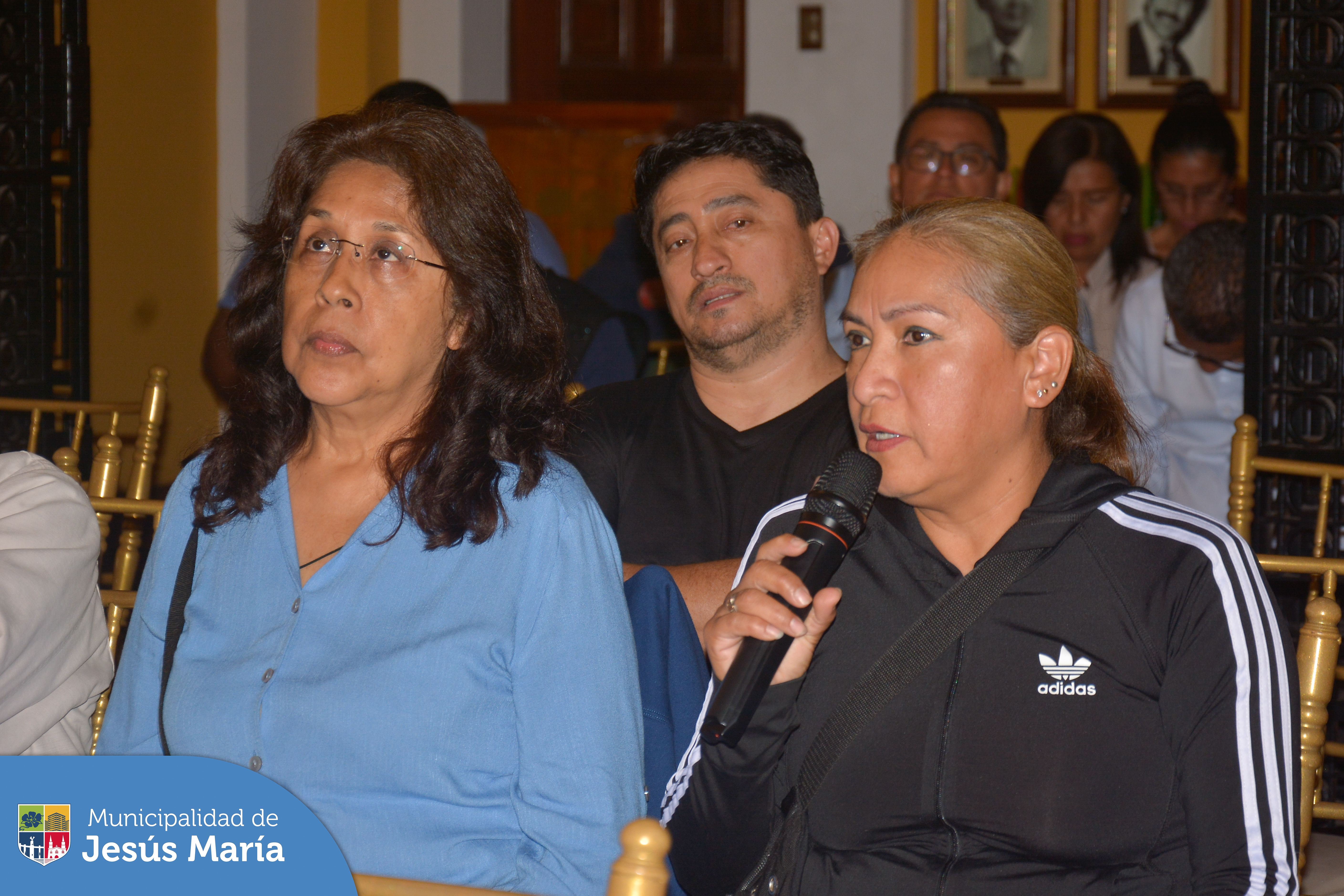 🤝 ¡Trabajando juntos lograremos el desarrollo del distrito!
Nuestro alcalde Jesús Gálvez Olivares, mantiene reuniones periódicas con los representantes de las Juntas Vecinales Comunales, con el objetivo de intercambiar ideas y opiniones que beneficien a todas las zonas de Jesús María.