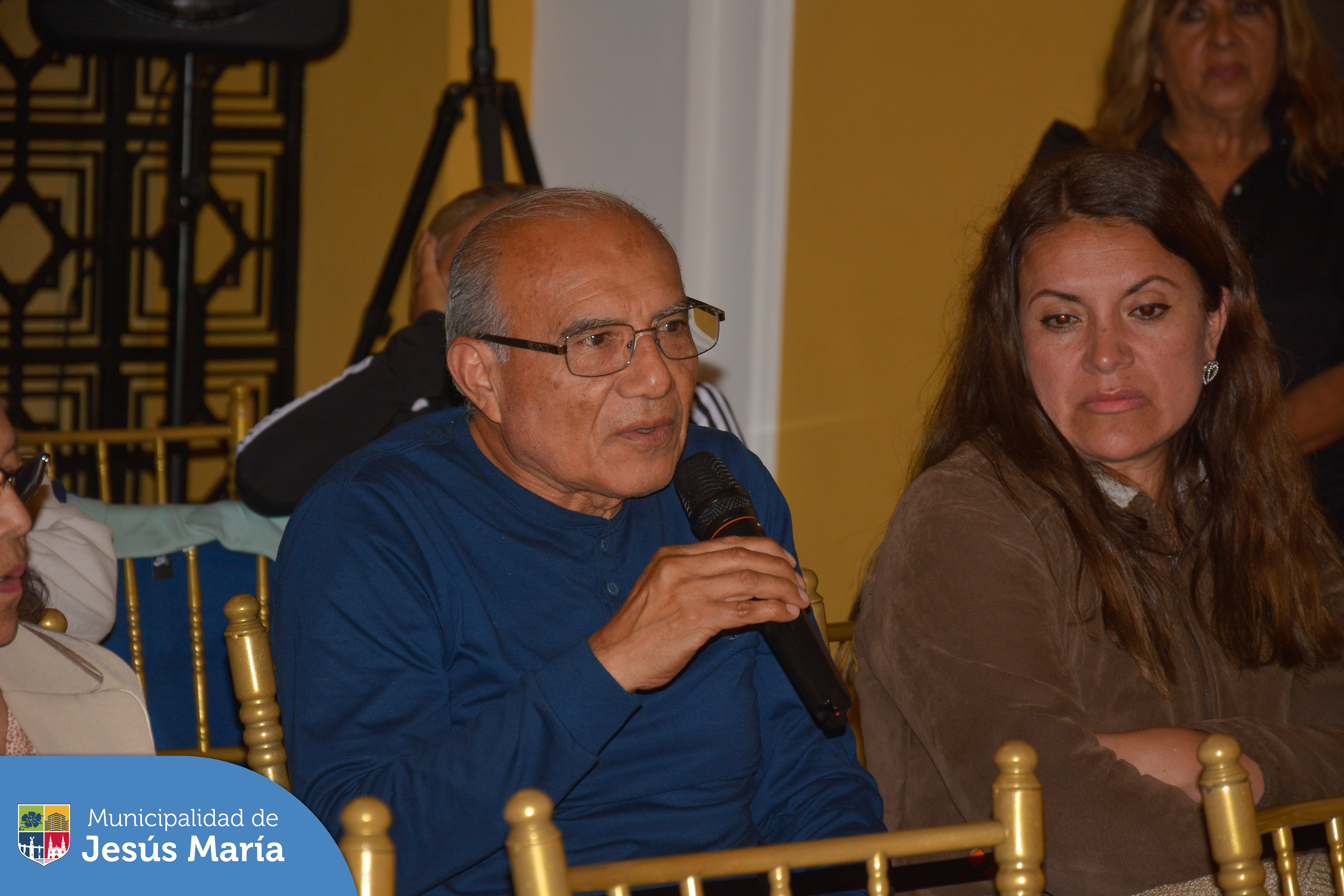 🤝 ¡Trabajando juntos lograremos el desarrollo del distrito!
Nuestro alcalde Jesús Gálvez Olivares, mantiene reuniones periódicas con los representantes de las Juntas Vecinales Comunales, con el objetivo de intercambiar ideas y opiniones que beneficien a todas las zonas de Jesús María.