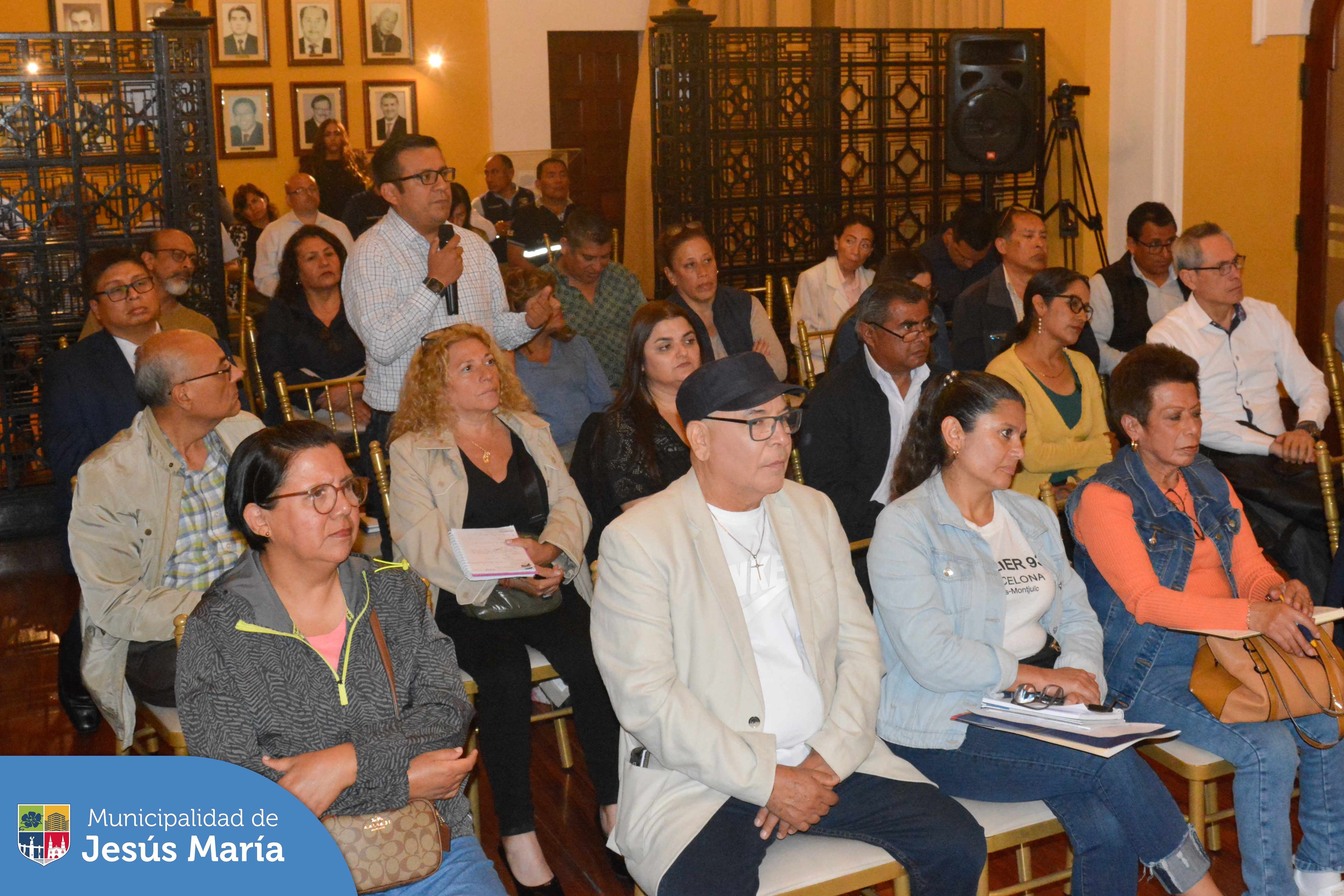 🤝 ¡Diálogo transparente y respetuoso!!
Es el compromiso de nuestro alcalde Jesús Gálvez Olivares, intercambiar ideas y escuchar las opiniones de los vecinos buscando el beneficio de todas las zonas de Jesús María.
📸 Reunión con Juntas Vecinales Zona 4, 5 y 6.