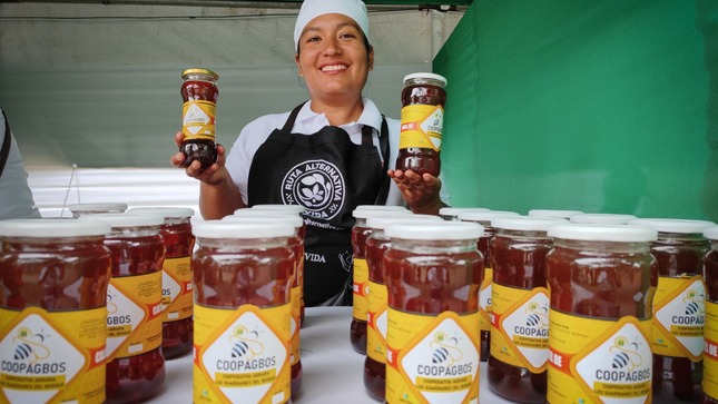 Miel multifloral, chocolate con sal y panetón con nibs de cacao cautivaron al público de Expovida Huánuco