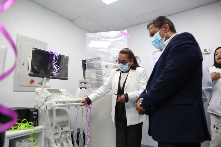  Inauguración de equipos biomédicos (mamógrafo y ecógrafo) para la detección temprana de cáncer. 