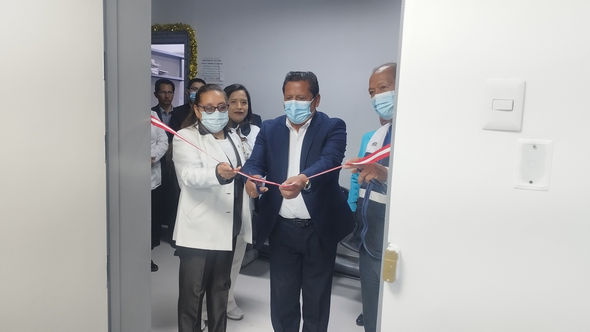 Inauguración de equipos biomédicos (mamógrafo y ecógrafo) para la detección temprana de cáncer.