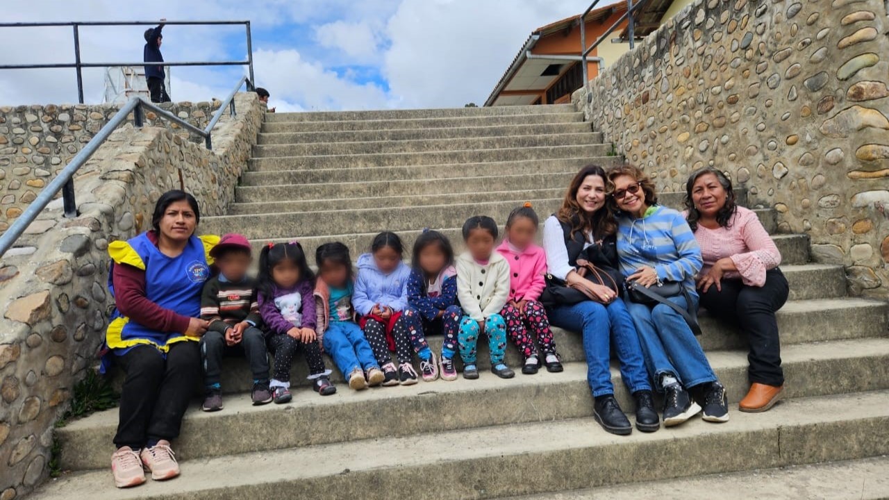 Cancillería Cajamarca acompaña labor humanitaria en la región de la Asociación de Mujeres Peruanas en Ontario