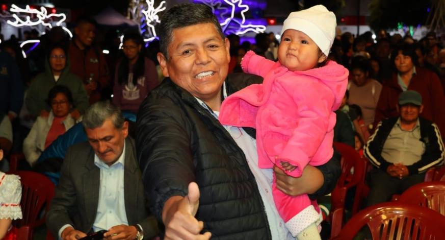 Familias empiezan a disfrutar del ambiente navideño en diferentes puntos de la ciudad