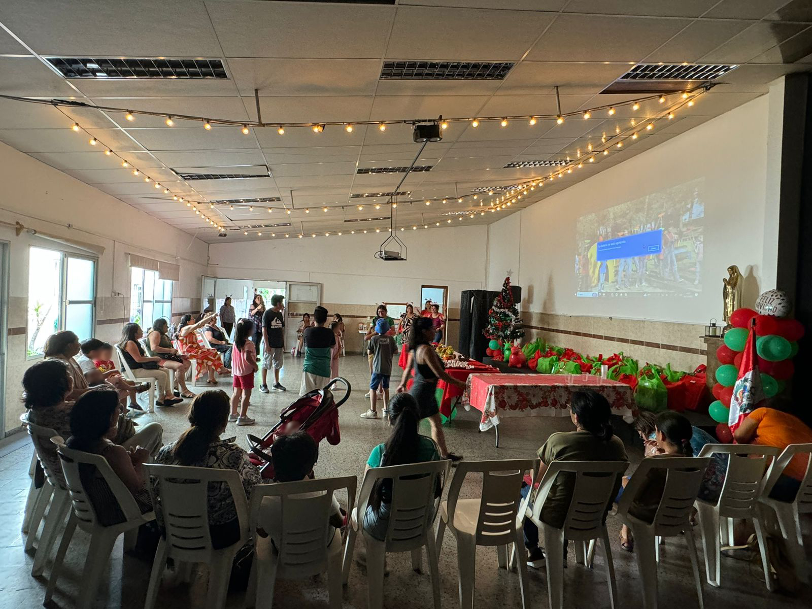 Celebración de la "Navidad del niño peruano-uruguayo" en Montevideo