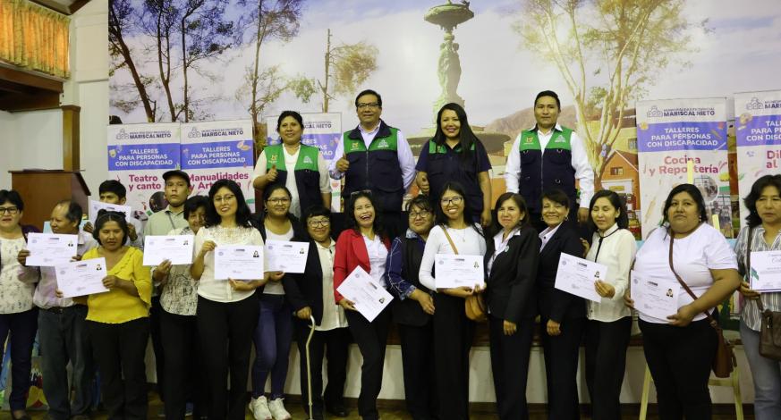 n el Centro Cultural Santo Domingo se desarrolló la entrega de certificados que acredita que han cubierto la totalidad del plan de estudios de los talleres y cumplido satisfactoriamente.