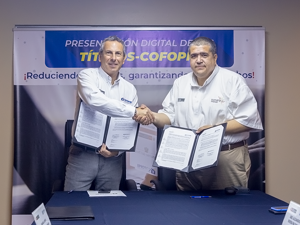 FOTO PRENSA COFOPRI
