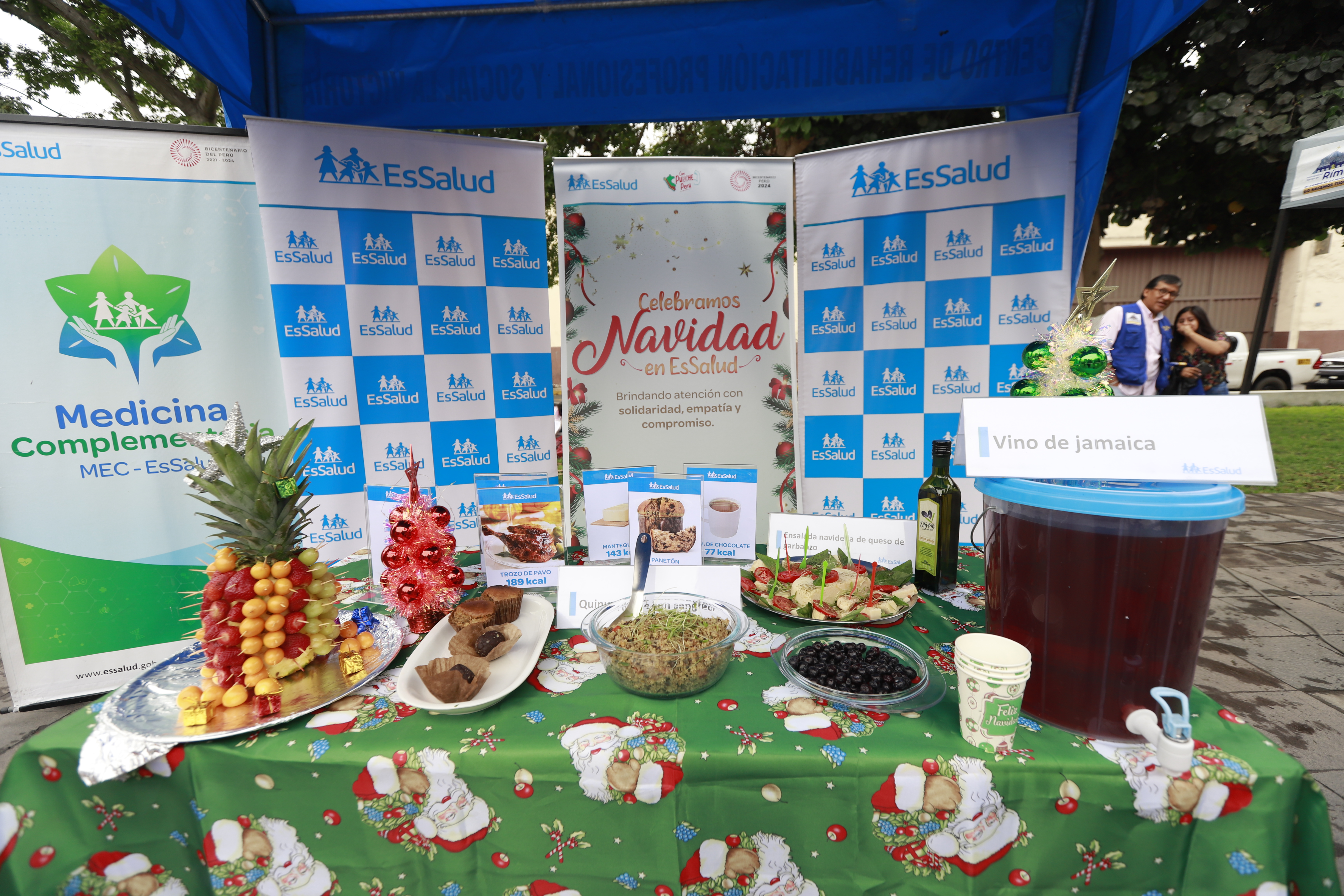 EsSalud: decenas de asegurados participan de bailetón saludable al ritmo del “reparto chocolatero”
