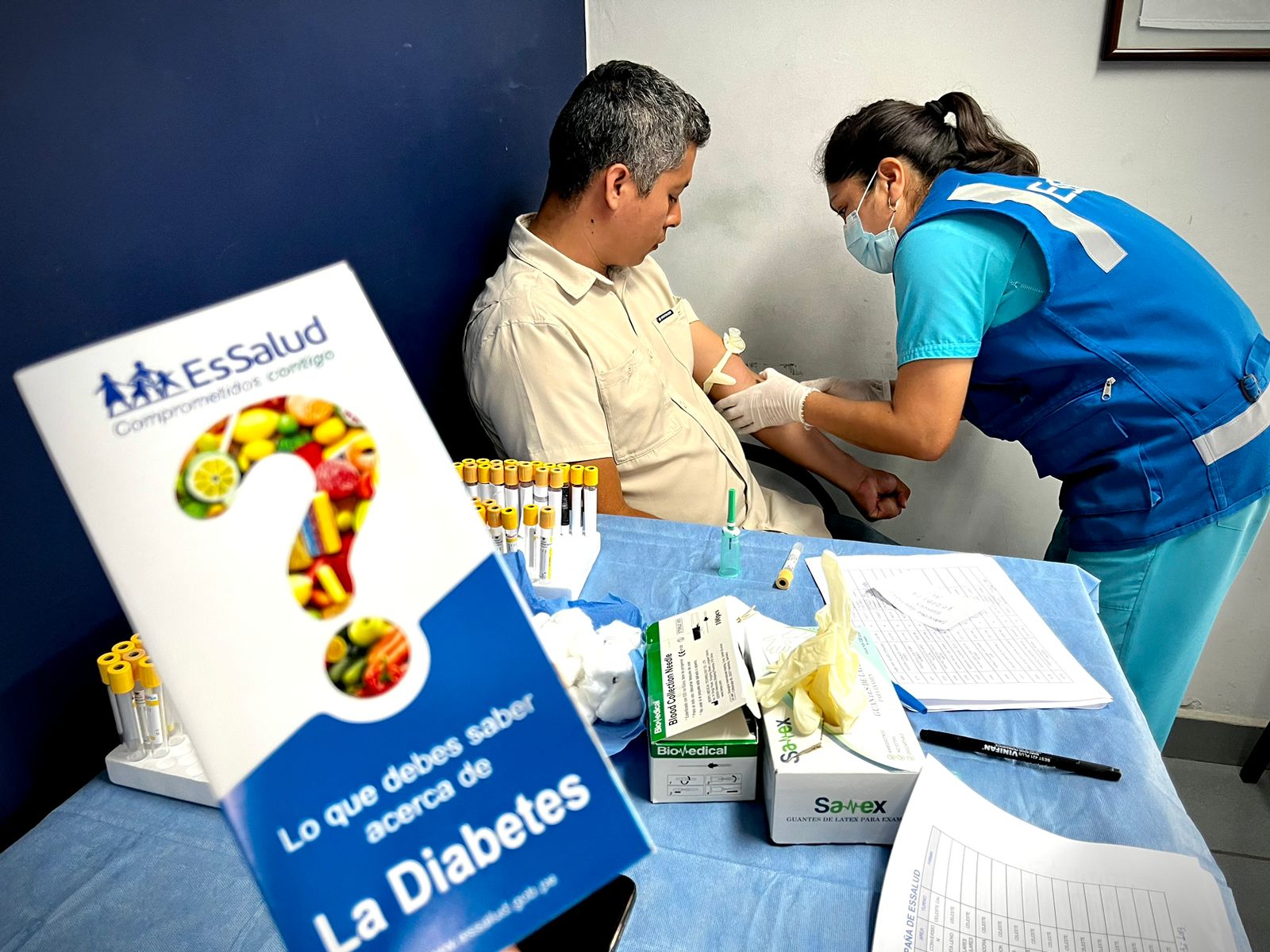 EsSalud La Libertad realiza campaña integral de salud en empresa en beneficio de trabajadores asegurados