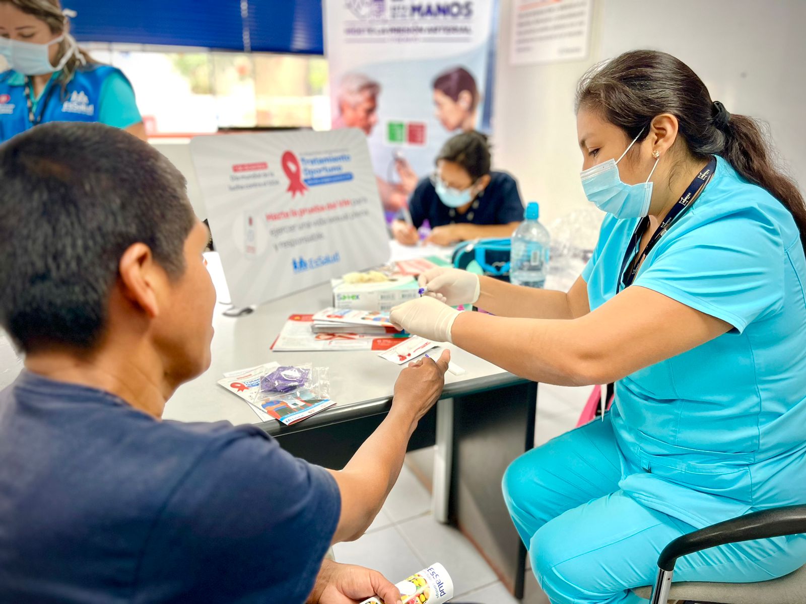 EsSalud La Libertad realiza campaña integral de salud en empresa en beneficio de trabajadores asegurados