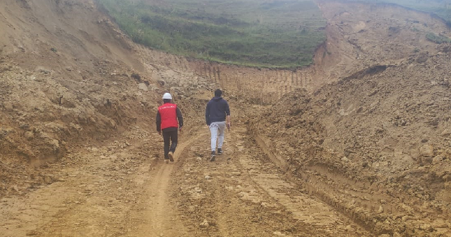 La Contraloría General identificó un perjuicio económico de S/ 446 662 en la Municipalidad Distrital de Paucartambo debido al pago por trabajos deficientes y la recepción irregular de la obra de creación de la trocha carrozable Anexo Liriopampa – Paracsha, del Centro Poblado de Chupaca, en el distrito de Paucartambo, provincia y región Pasco. Por estos hechos se determinó que cinco exfuncionarios tendrían responsabilidad penal y administrativa.