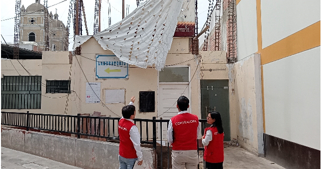 La Contraloría General identificó un perjuicio económico de S/ 450 305 en el Hospital Regional Docente Las Mercedes de Chiclayo. Ello, debido a que servidores y exservidores del nosocomio y de la Gerencia Regional de Salud (Geresa) de Lambayeque aprobaron expedientes técnicos y recibieron trabajos de mejoramiento del área de quimioterapia sin percatarse que su diseño y ejecución no cumplían con las normas técnicas de edificaciones, salud y contrataciones, dando como resultado una infraestructura que debe ser demolida.