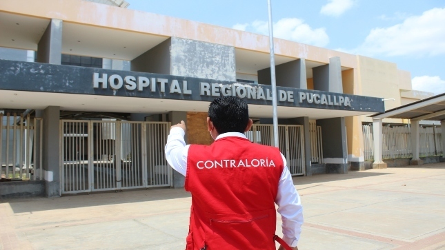  La Contraloría General identificó que, en febrero del 2023, funcionarios no autorizados del Hospital Regional de Pucallpa aprobaron en el SIAF la certificación, compromiso anual y mensual de la planilla de remuneraciones. También comprobó que se realizaron 37 giros bajo la modalidad de orden de pago electrónico a favor de diez personas que no contaban con vínculo laboral con el referido nosocomio. Este hecho ocasionó un perjuicio económico de S/ 1 027 102 en contra del Estado.