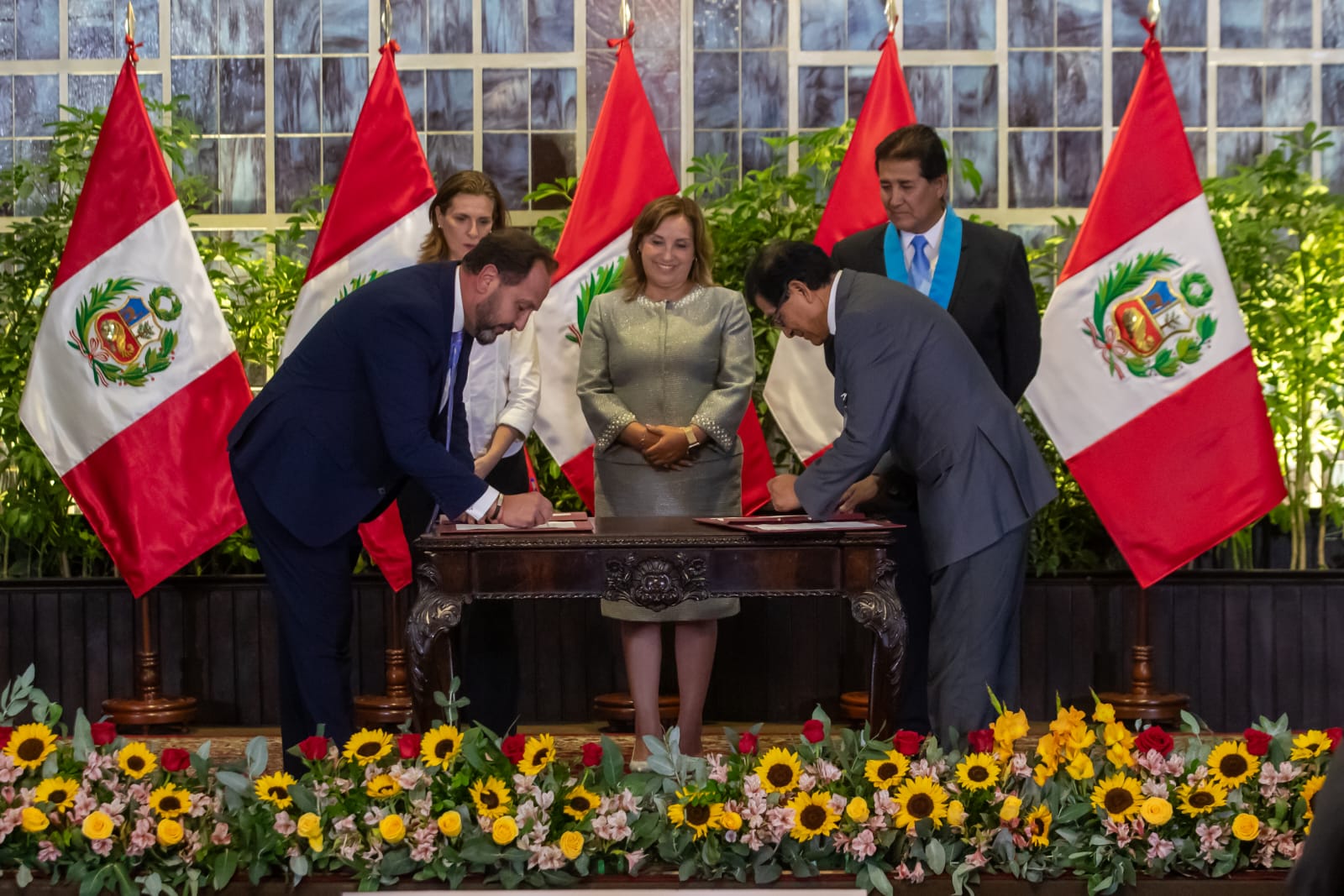 Gobierno firma contrato con el BID para el financiamiento del megaproyecto de agua y alcantarillado de Juliaca