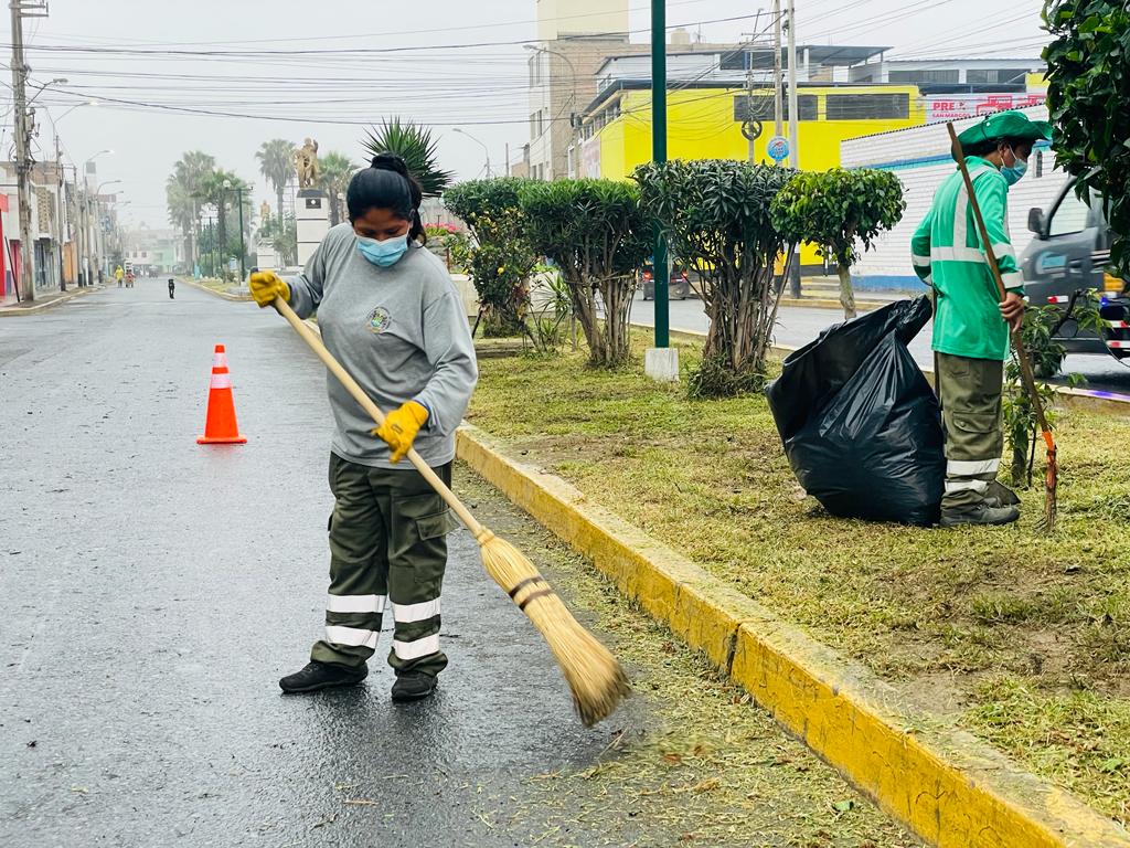 MPH desarrolló labores de mantenimiento en áreas verdes de la Alameda de los Héroes