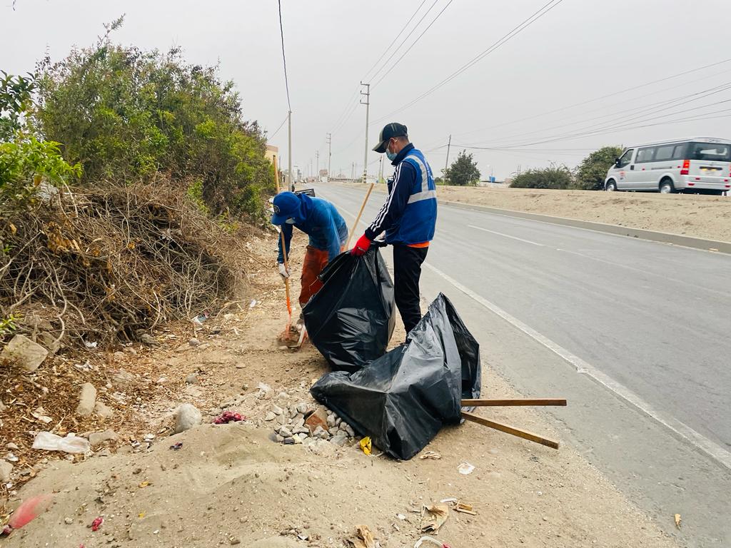 Municipalidad provincial continΓΊa limpiando la transitada avenida Chancay