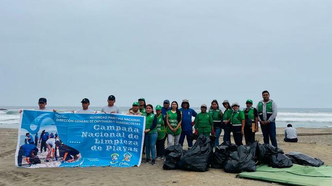 Municipalidad provincial participó en jornada de limpieza de la Playa Chacra y Mar