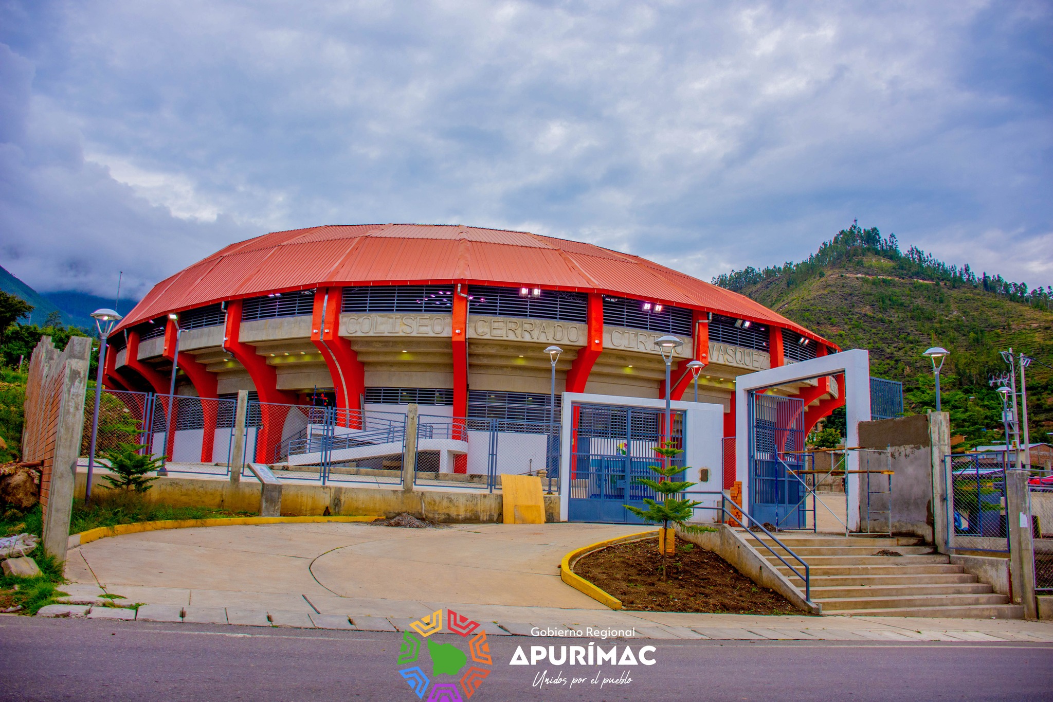 Pronta inauguración del coliseo cerrado y obras de pistas y veredas en Chincheros