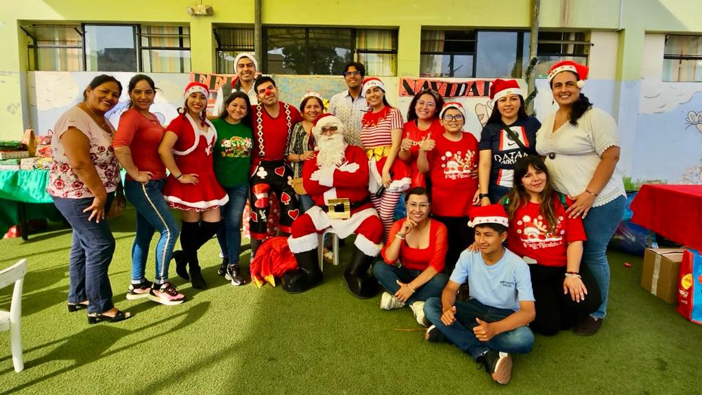 Línea 113 celebra la Navidad con niños del Hogar Divino Jesús - Inabif