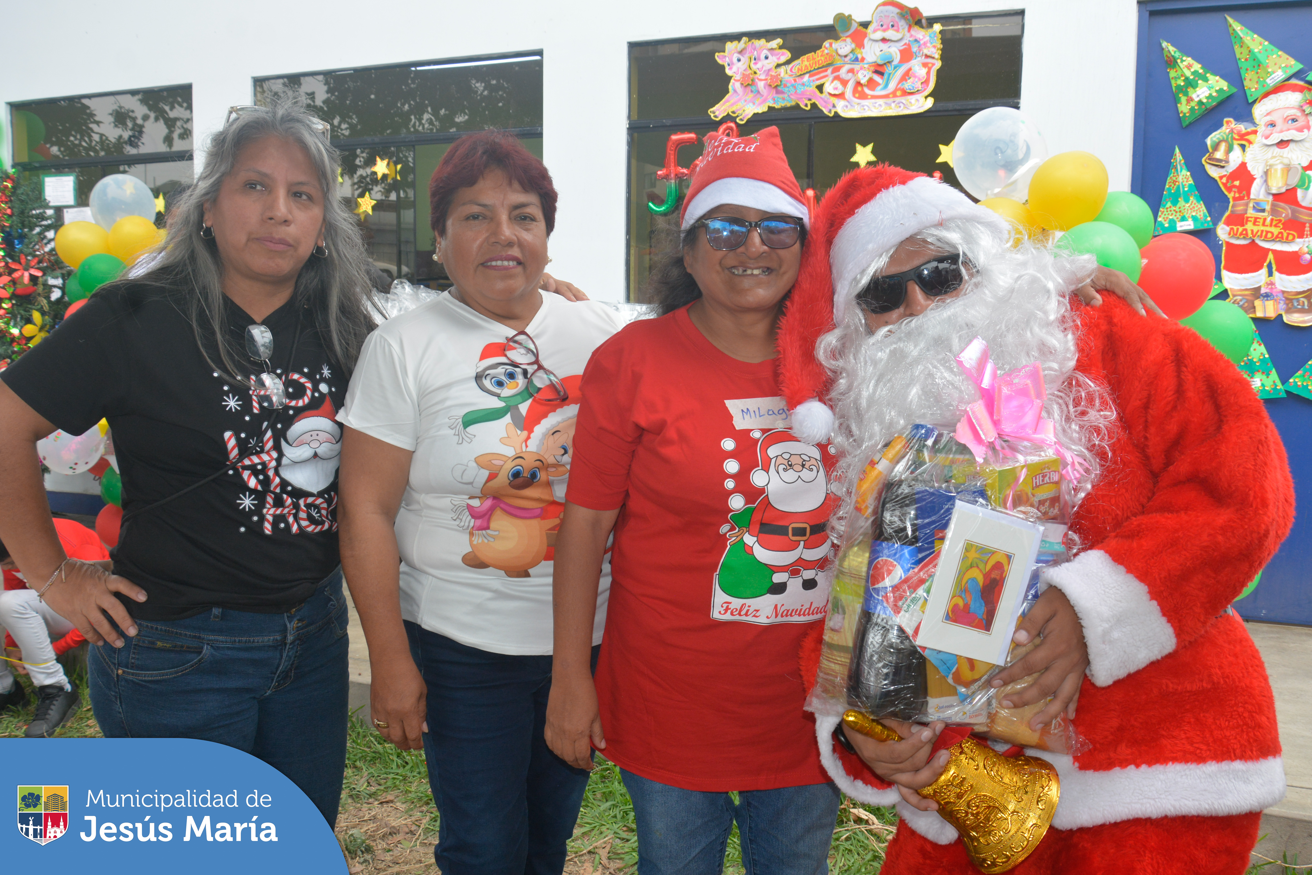 Nuestros jóvenes beneficiarios de la Oficina Municipal de Atención a las Personas con Discapacidad disfrutaron de una mañana de juegos, premios y diversión con motivo de las fiestas de fin de año.🤩 
