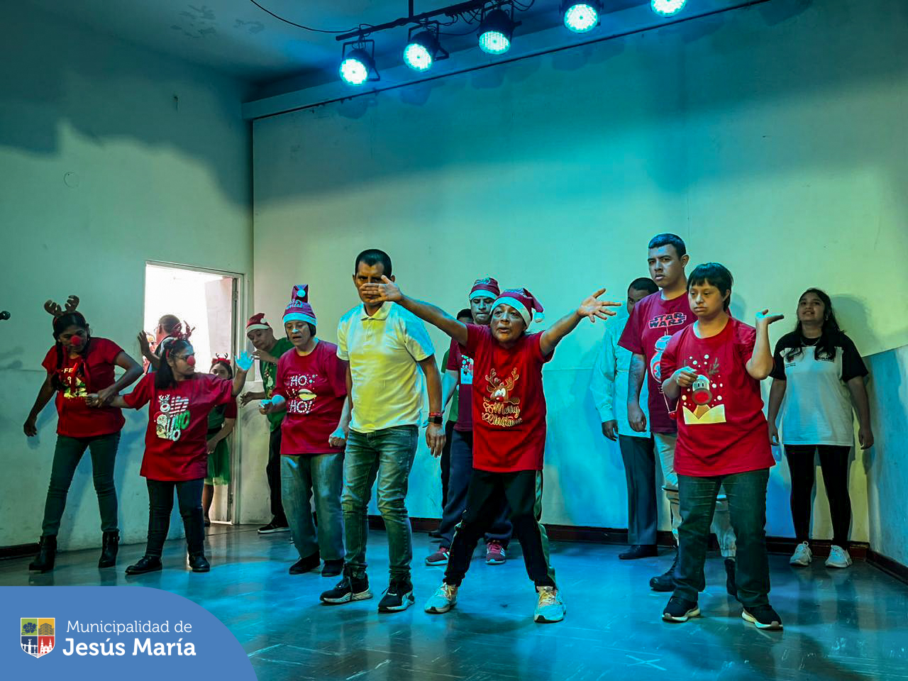 🙌 Nuestros niños y jóvenes de OMAPED participaron de la clausura de talleres 2023 🤩 
En Jesús María les brindamos actividades especialmente diseñadas para desarrollar sus habilidades, infórmate más en la Oficina Municipal de Atención a las Personas con Discapacidad llamando al 📱 6141212 anexo 3012 o acércate a la 📍 Av. Horacio Urteaga cdra. 535.
