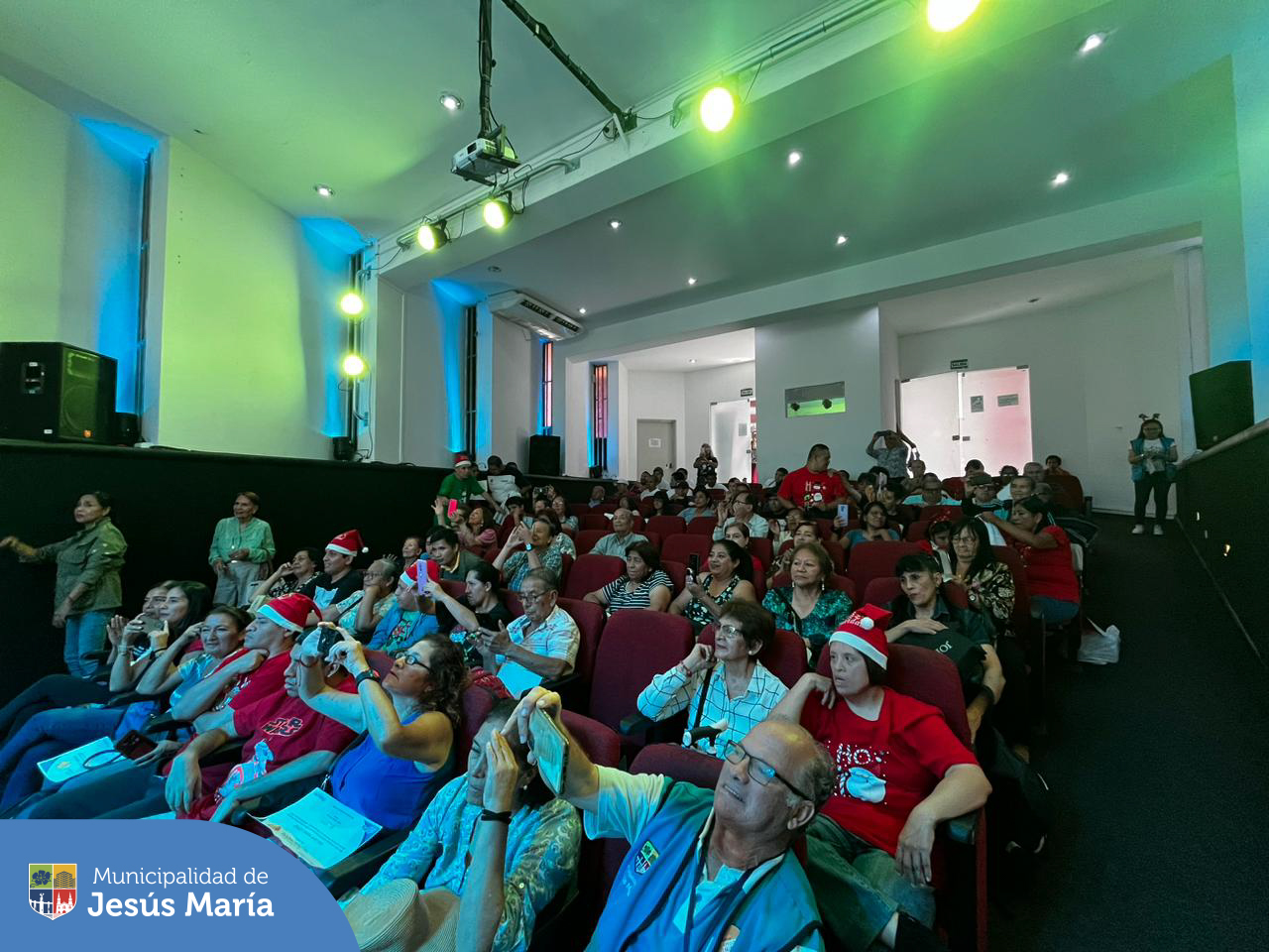 🙌 Nuestros niños y jóvenes de OMAPED participaron de la clausura de talleres 2023 🤩 
En Jesús María les brindamos actividades especialmente diseñadas para desarrollar sus habilidades, infórmate más en la Oficina Municipal de Atención a las Personas con Discapacidad llamando al 📱 6141212 anexo 3012 o acércate a la 📍 Av. Horacio Urteaga cdra. 535.
