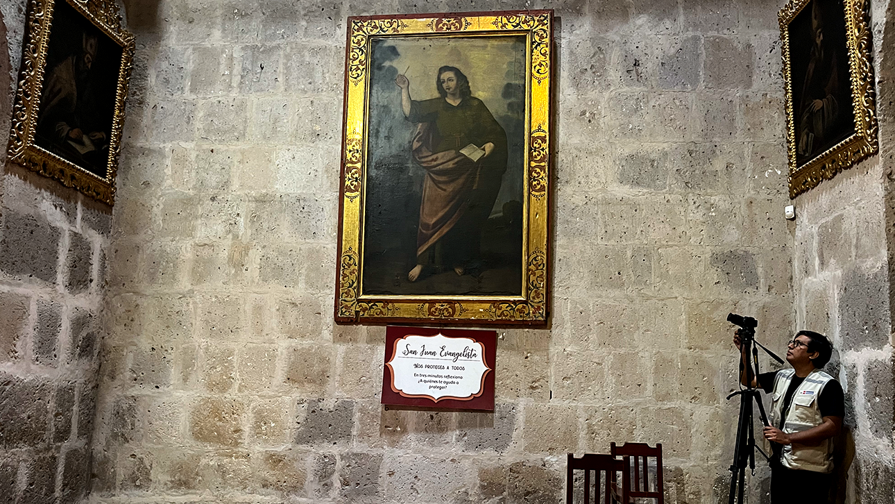 Ministerio de Cultura registró más de 200 bienes culturales muebles en la Iglesia de la Compañía en Arequipa