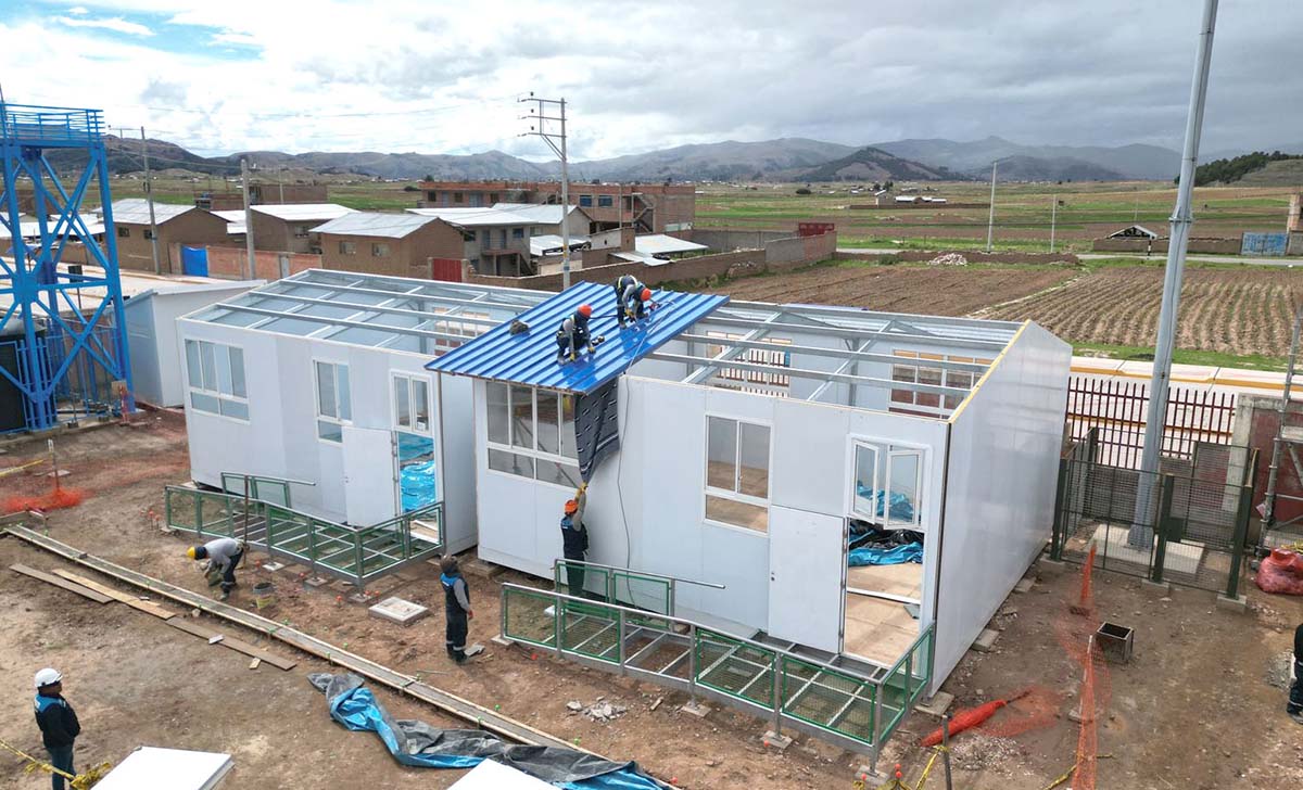 Seguimos avanzando en la implementación de las escuelas temporales de los proyectos en Puno