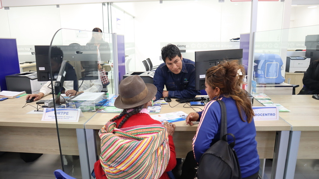 ELECTROCENTRO apertura PUNTO DE ATENCIÓN en el MAC de Open Plaza Huancayo