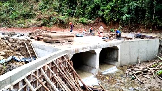 GORE invierte casi medio millón de soles en mantenimiento de carretera Sapalache