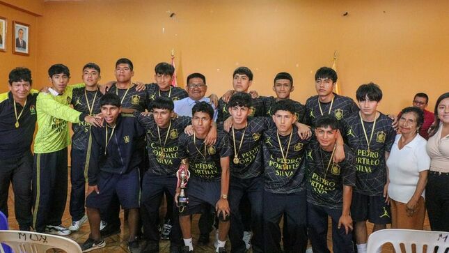 ESCOLARES CAMPEONES Y SUBCAMPEONES DEL TORNEO DE JUEGOS ESCOLARES DEPORTIVOS Y PARADEPORTIVOS 2023 RECIBIERON MEDALLAS Y TROFEO DE PARTE DEL MUNICIPIO DE HUAURA