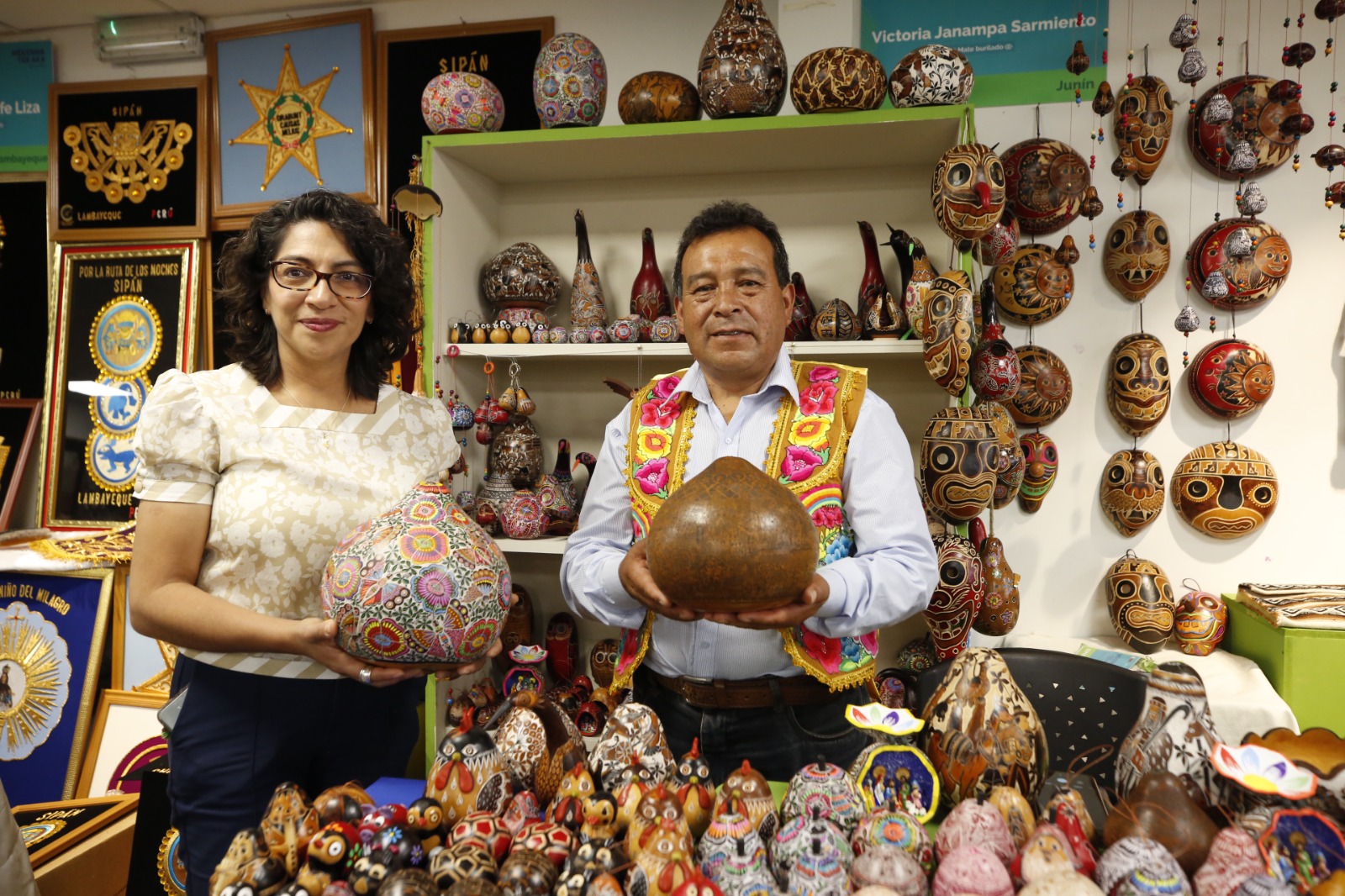 Hoy culmina Ruraq maki: Artesanos ofrecen artículos tradicionales a cómodos precios como regalos en esta Navidad