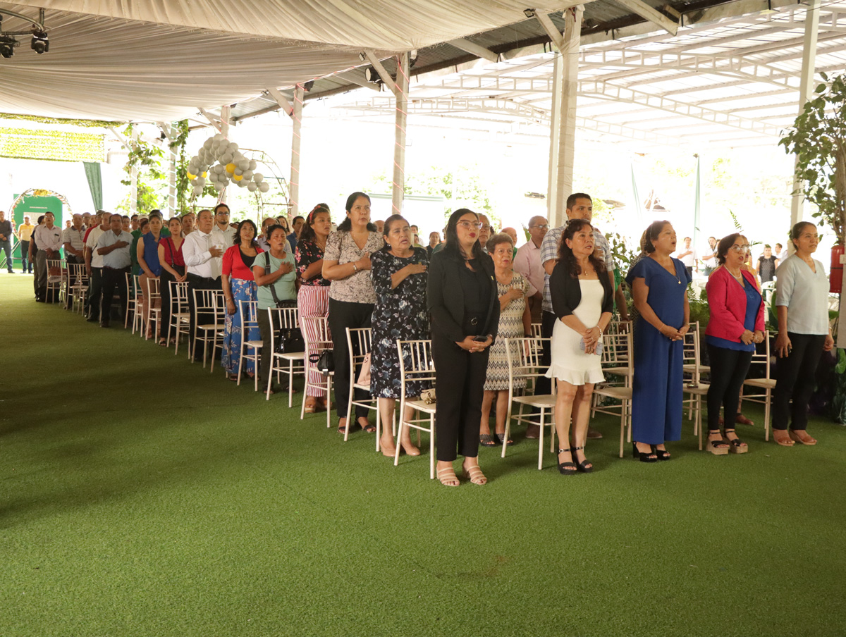 ASISTENTES-A-CEREMONIA-DE-ANIVERSARIO-UNSM