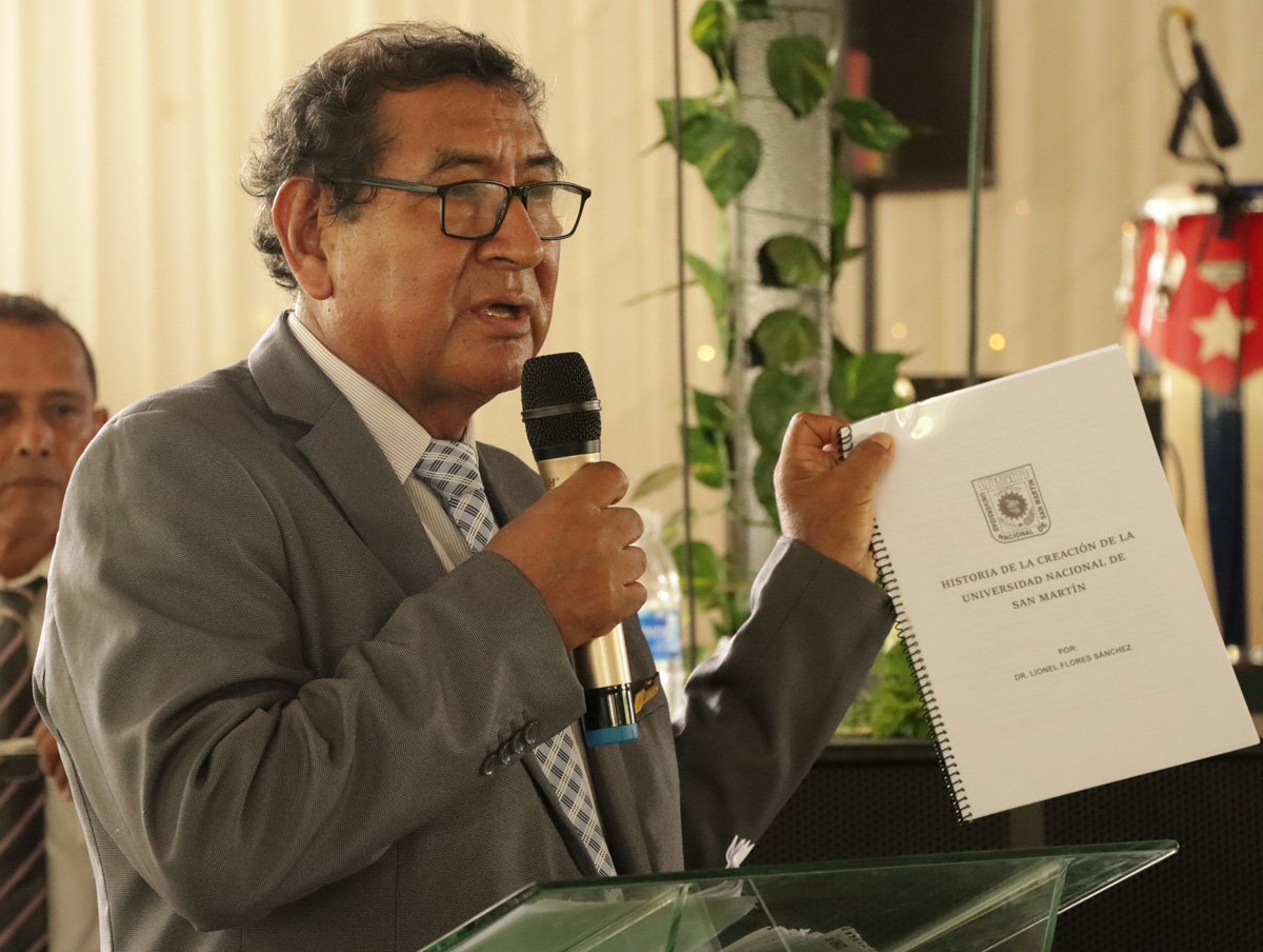 RECTOR-EN-CEREMONIA-DE-ANIVERSARIO-UNSM