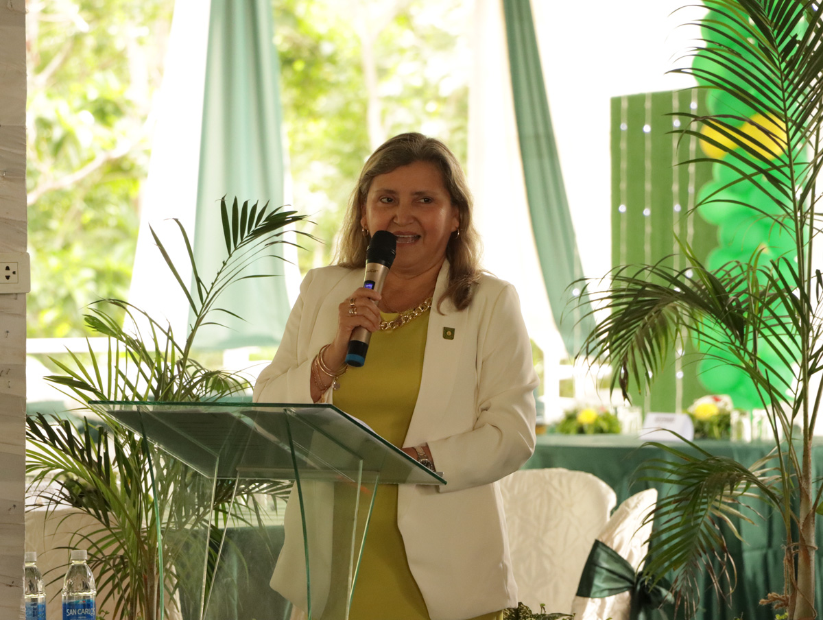 VICERRECTORA-ACADEMICA-EN-CEREMONIA-DE-ANIVERSARIO-UNSM