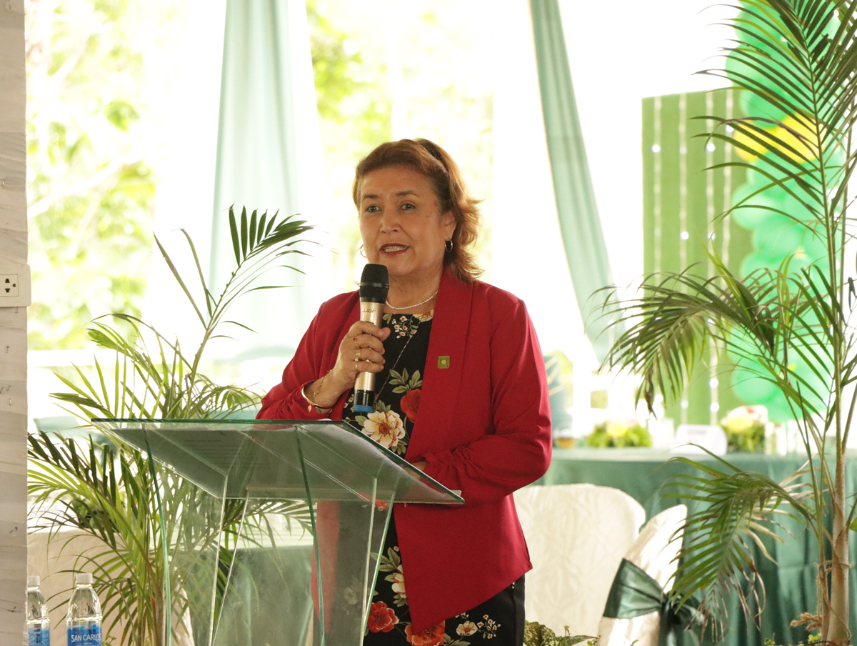 VICERRECTORA-DE-INVESTIGACION-EN-CEREMONIA-DE-ANIVERSARIO-UNSM