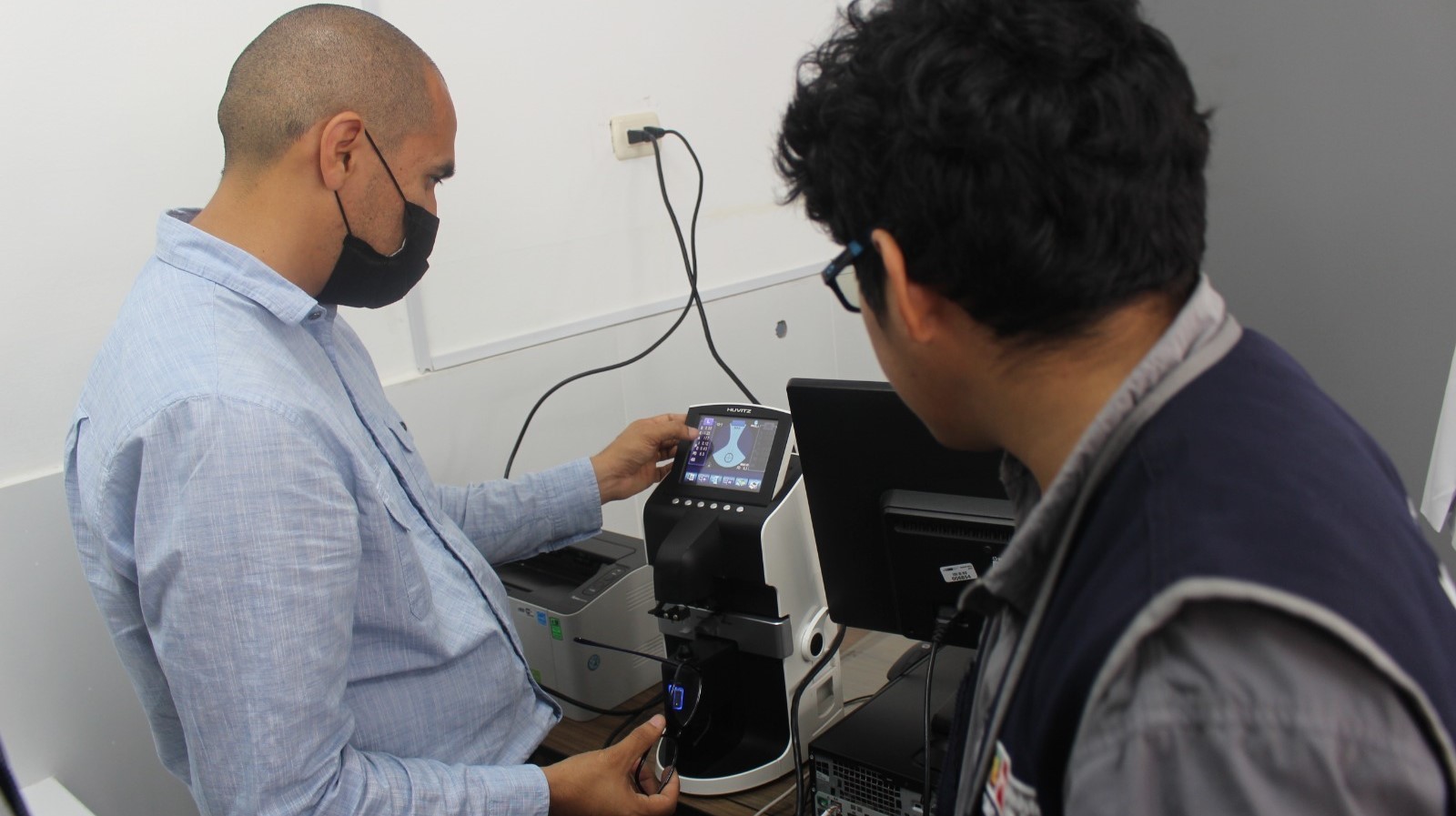 DIRIS LN recibe equipos oftalmólogicos INO - 4