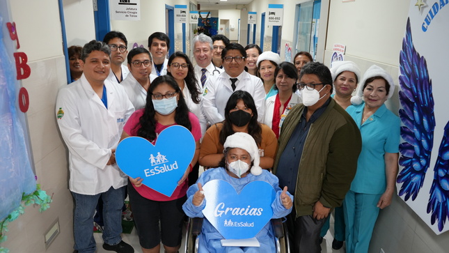 En vísperas de Navidad, EsSalud salvó la vida de madre de familia a través de exitoso trasplante bipulmonar