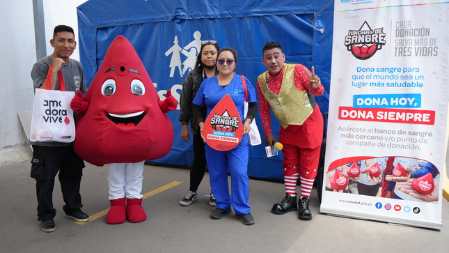 EsSalud Grau celebra a su donante N°100 en campaña de donación voluntaria de sangre