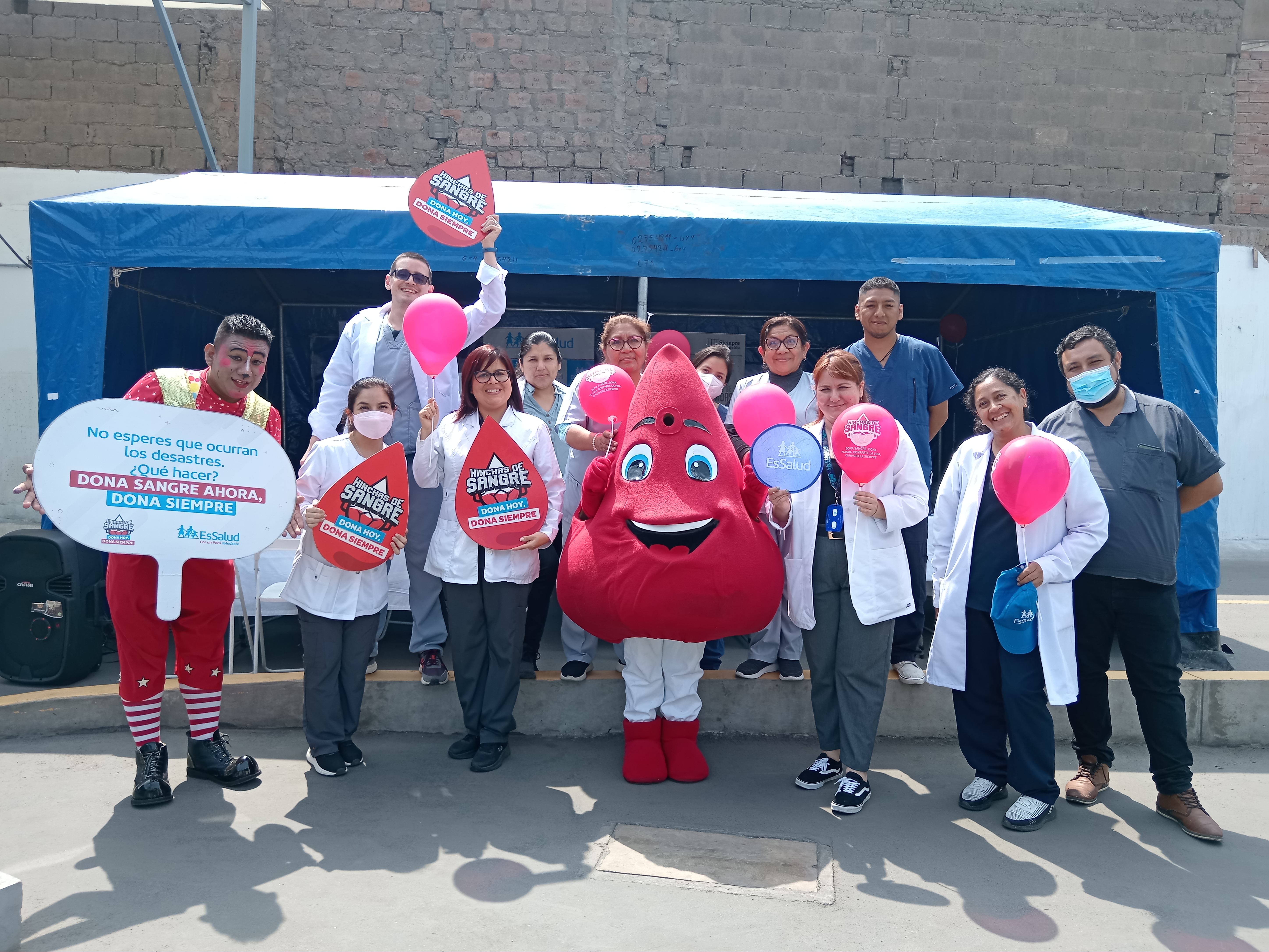 EsSalud Grau celebra a su donante N°100 en campaña de donación voluntaria de sangre