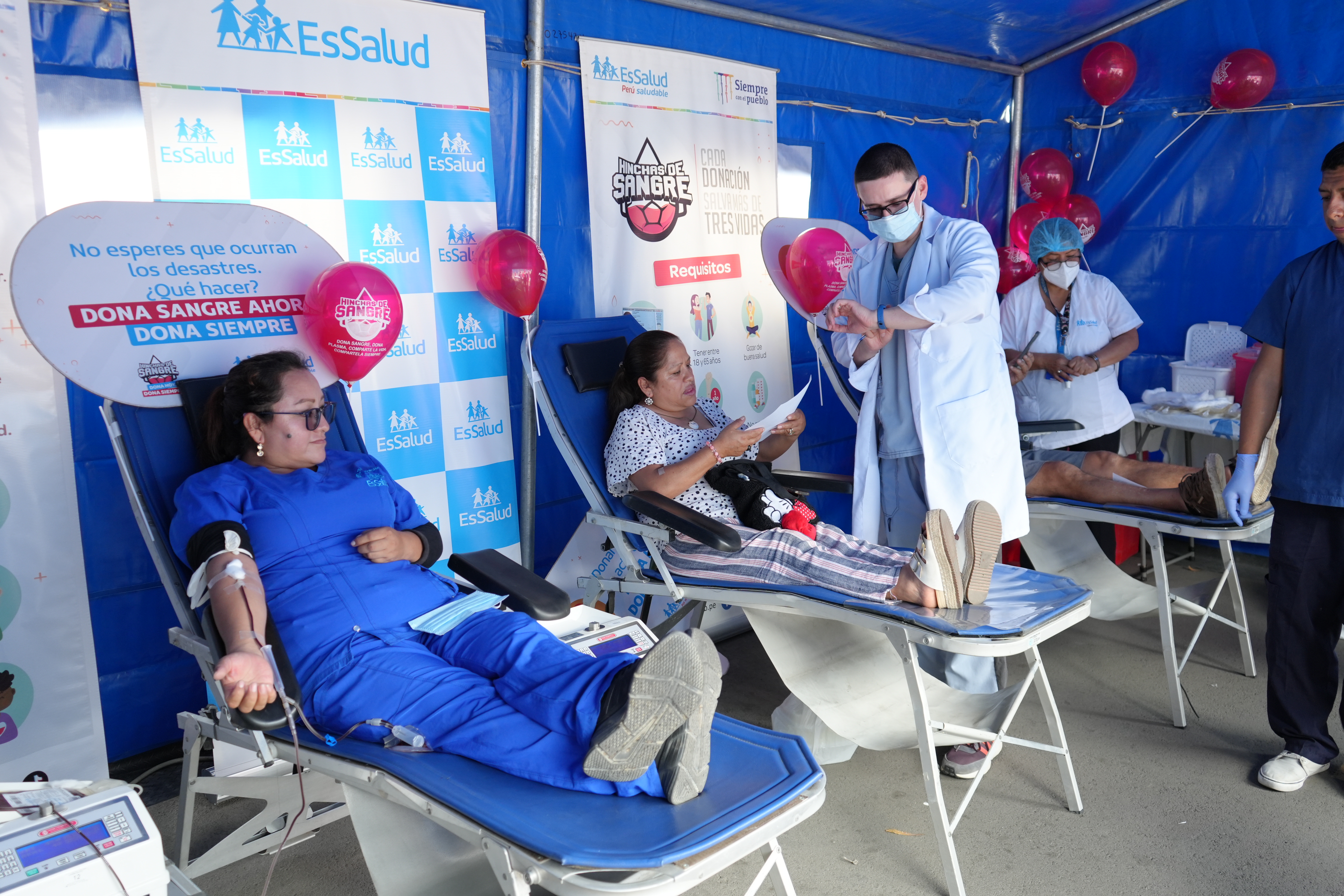EsSalud Grau celebra a su donante N°100 en campaña de donación voluntaria de sangre
