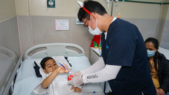 Niños internados en hospital Sabogal se beneficiaron con campaña de salud bucal
