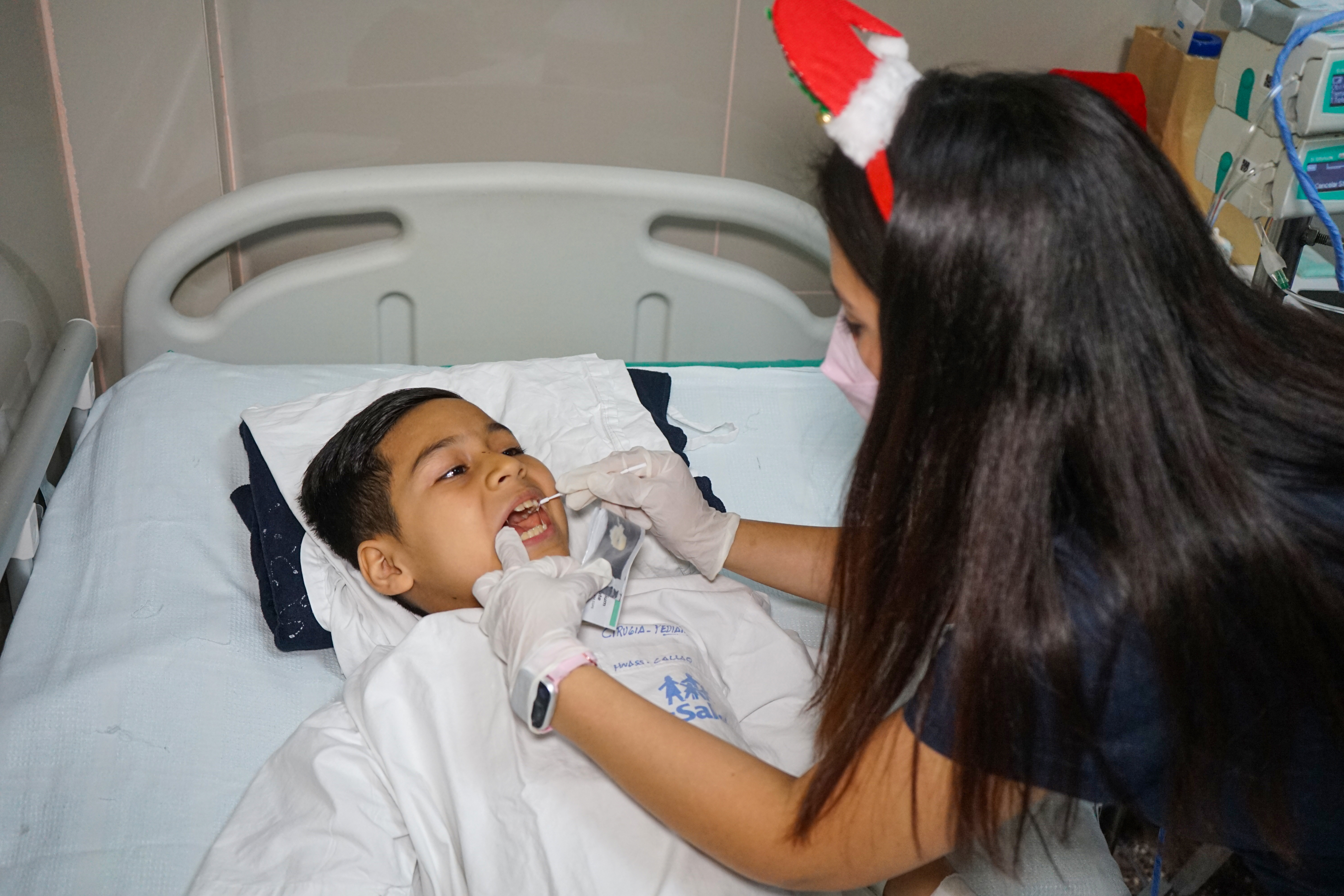 Niños internados en hospital Sabogal se beneficiaron con campaña de salud bucal