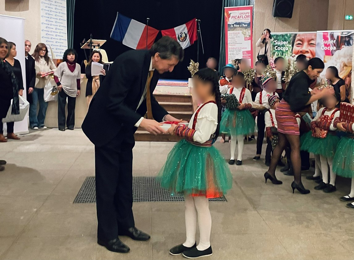 Consulado General del Perú en París desarrolló actividades de fin de año junto con la comunidad
