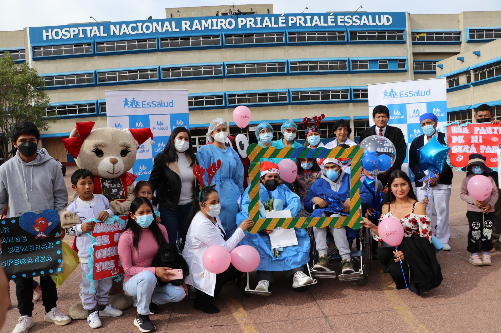 EsSalud Junín: Madre doña riñón a hijo y son dados de alta para celebrar Navidad en familia