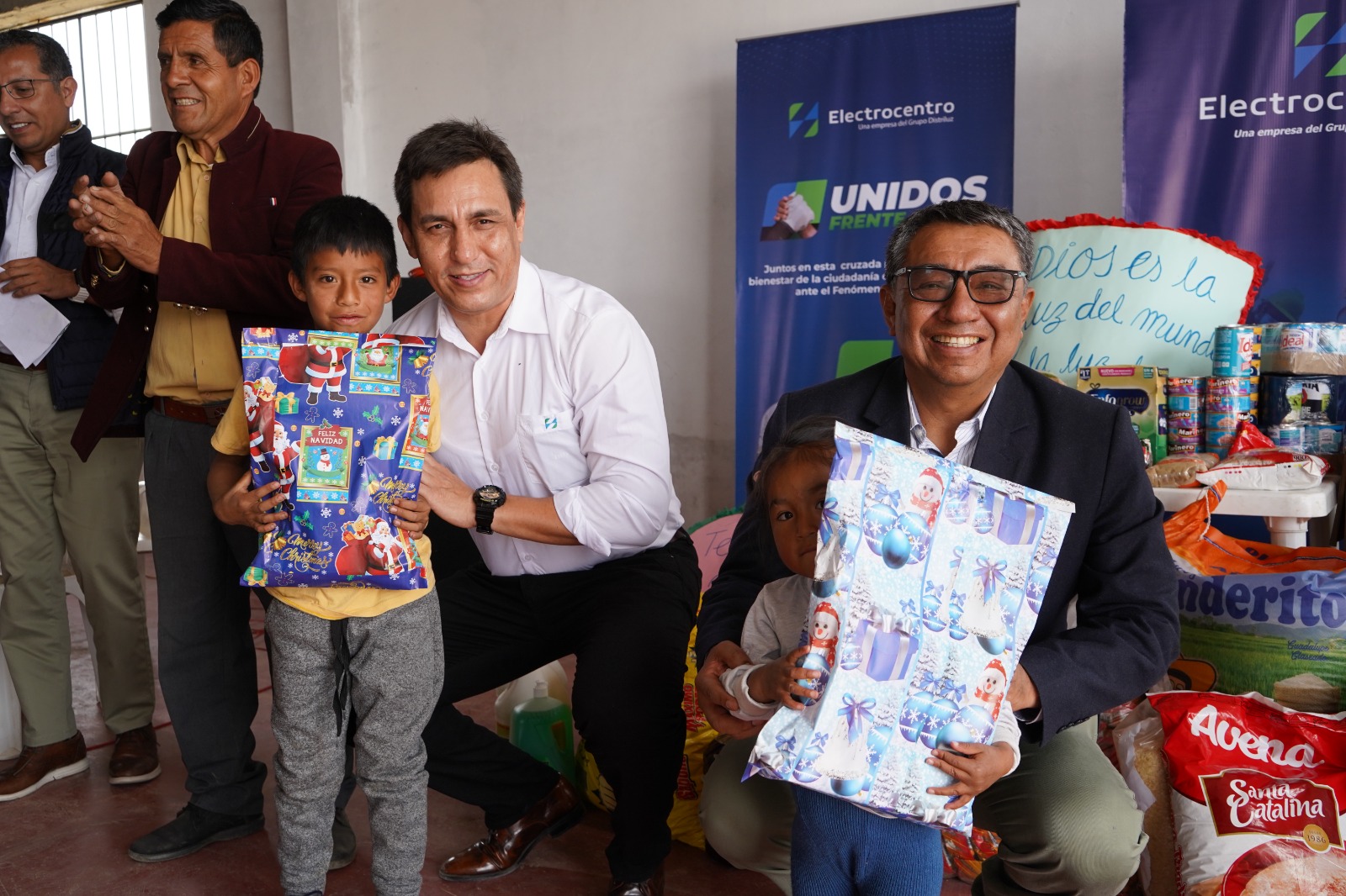 Voluntariado de Electrocentro celebra la Navidad en el albergue Santo Monte de Jehová