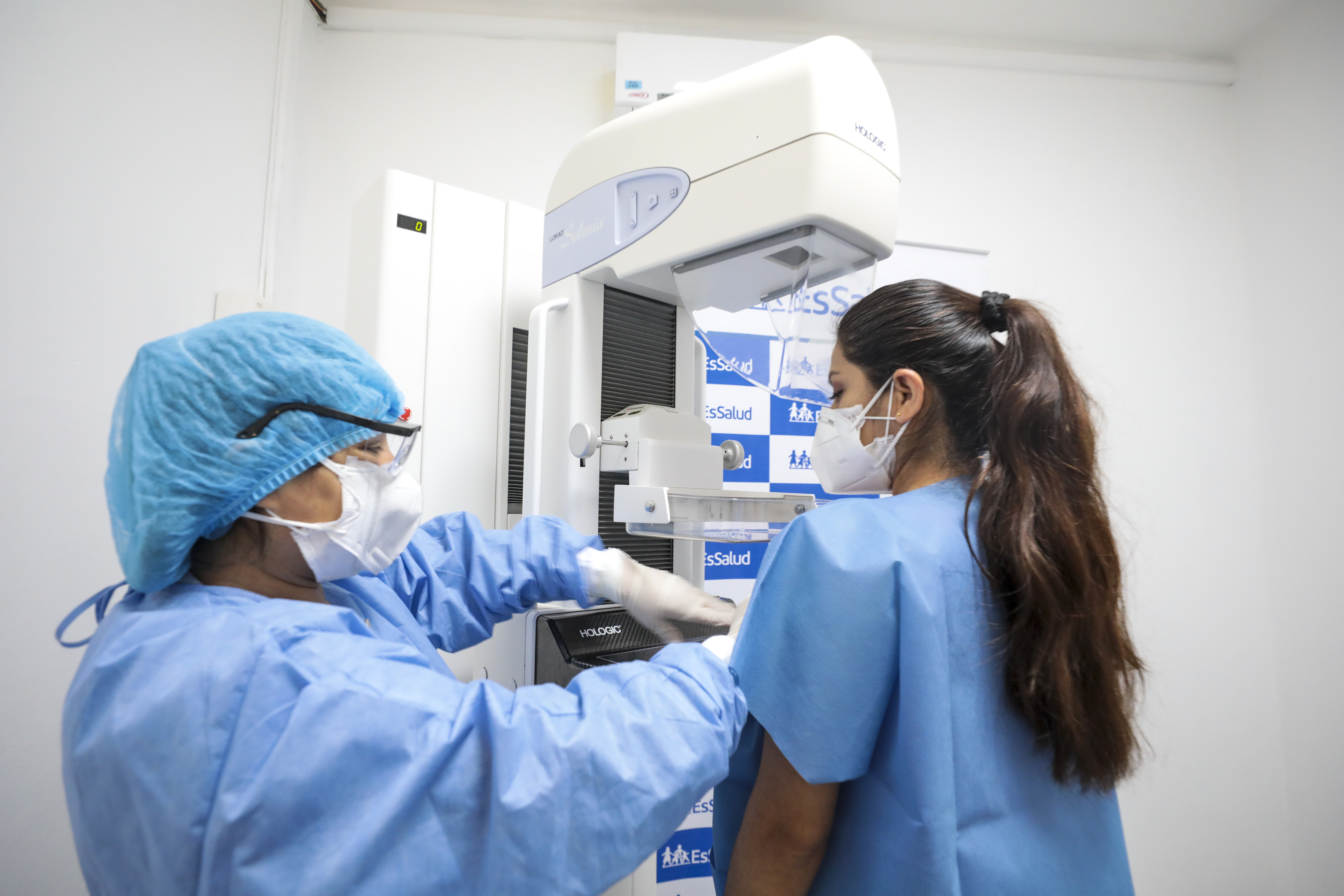 EsSalud: más de 150 mil radiologías intervencionistas salvan vidas en el hospital Almenara
